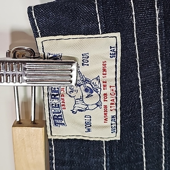 TRUE Religion 27x31 dark wash straight leg jeans - Picture 5 of 8